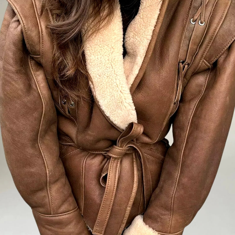 WW | Lederjacke Wickeldesign Taillengürtel Strukturierte Schultern Schnürdetails