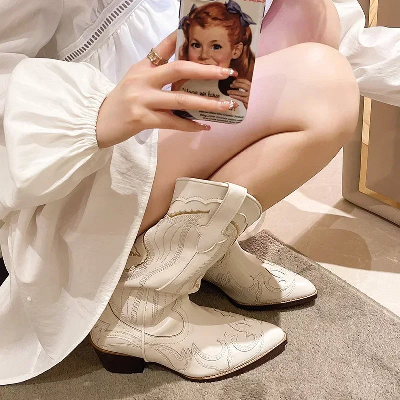 WW | Embroidered Cowboy Boots