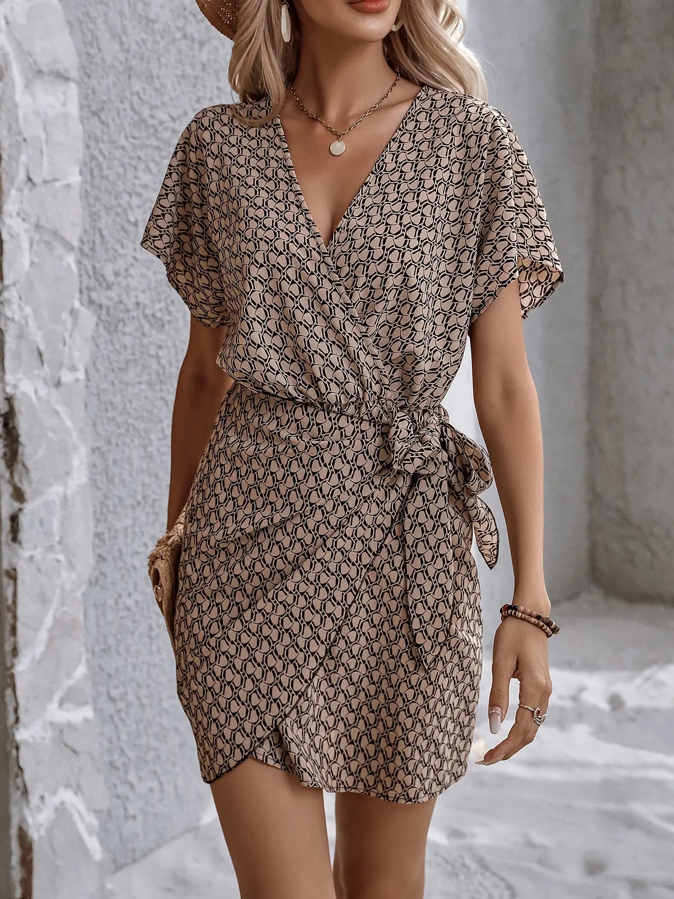 Selena | Elegant V-Neck Dress – Chic & Sophisticated