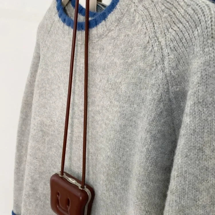 WW | Knitted sweater in a casual autumn style - Comfortable casual sweater with a round neck