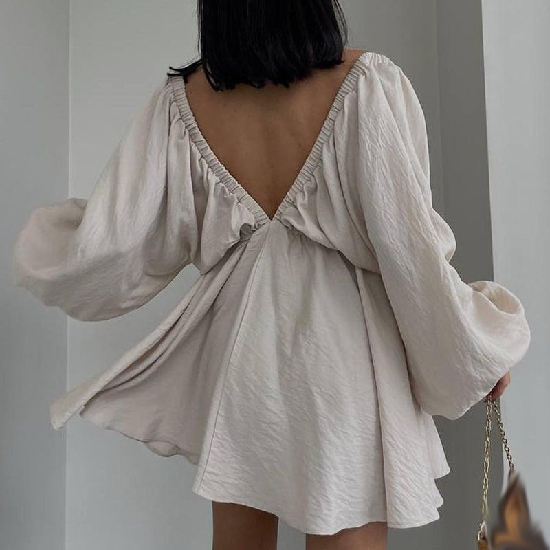 WW | Gerafftes Minikleid mit Schmetterlingsärmeln