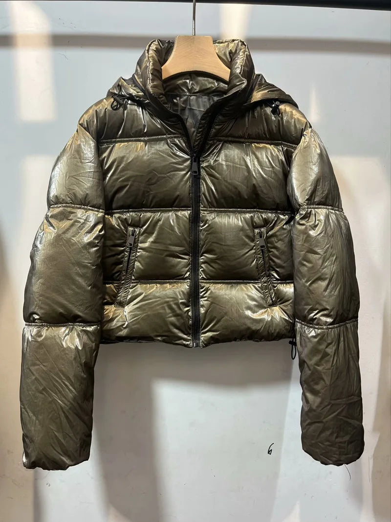 WW | Kurz geschnittene metallische gesteppte Winterjacke mit hohem Kragen