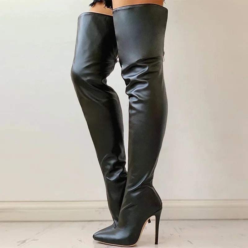 WW | Knee-High Heeled Boots