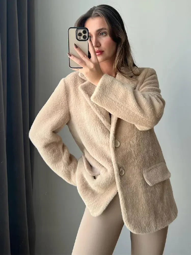 WW | Plush Women's Coat - Warm, fashionable, and luxurious