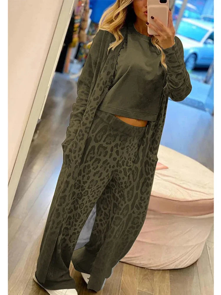 WW | Langärmelige Strickjacke mit Leopardenmuster und Hose mit elastischer Taille