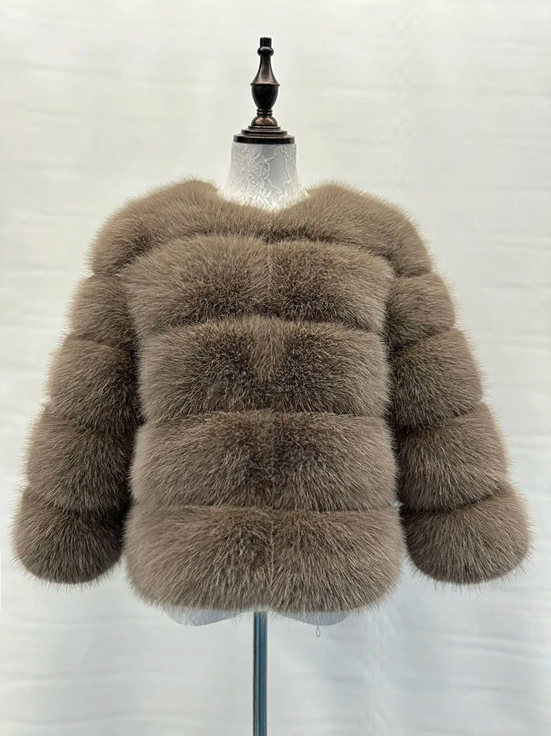 WW | Elegant women's fur coat