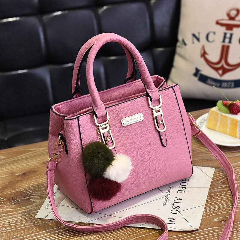 WW Damen-Tasche | Lederhandtasche mit 3 weichen Plüschbällen
