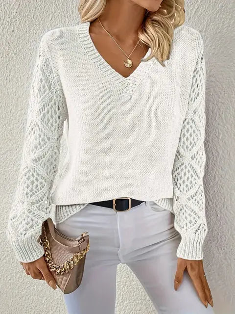 WW | Solid V-neck knit sweater
