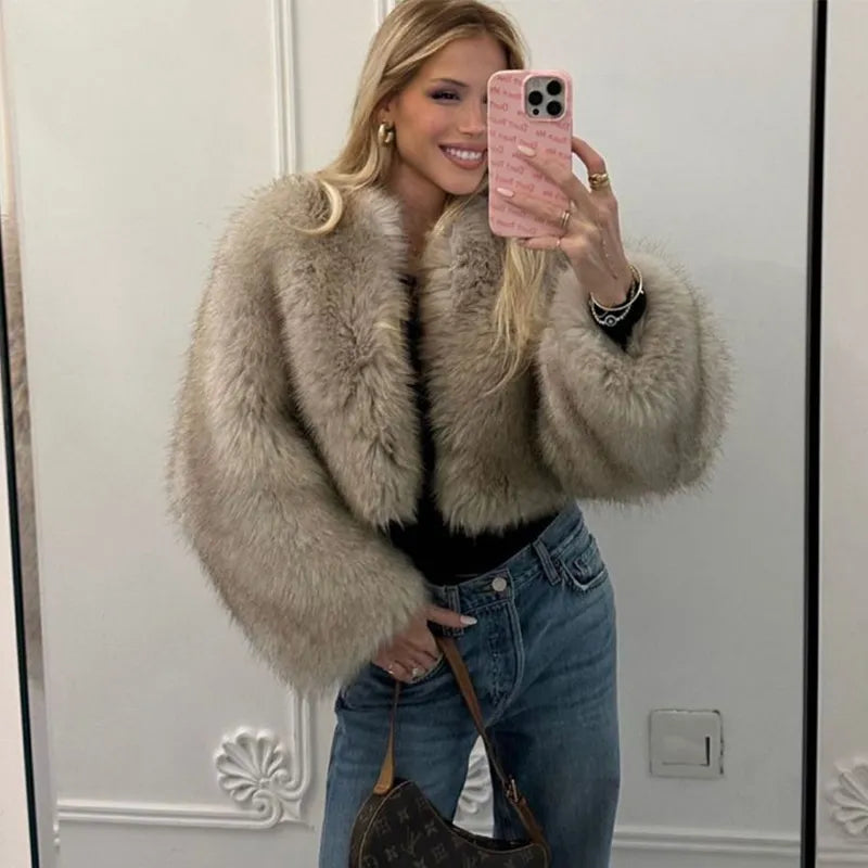 WW | Women's short faux fur jacket