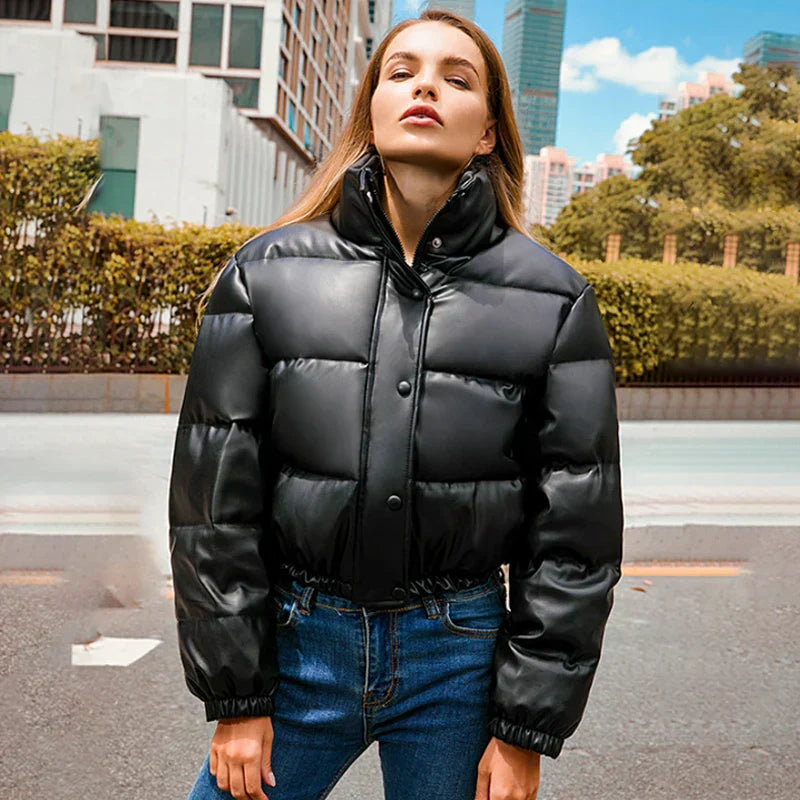 WW | Kurze, dicke Winterjacke mit hohem Kragen