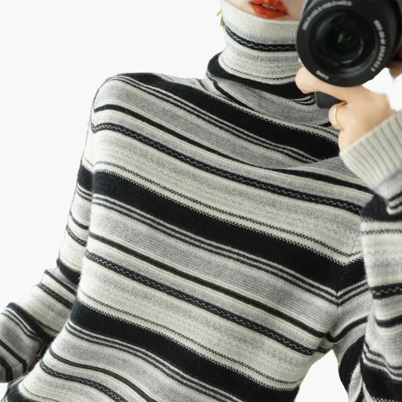 WW | Retro Striped Turtleneck Sweater - Fashionable Winter Sweater for Everyday & Leisure