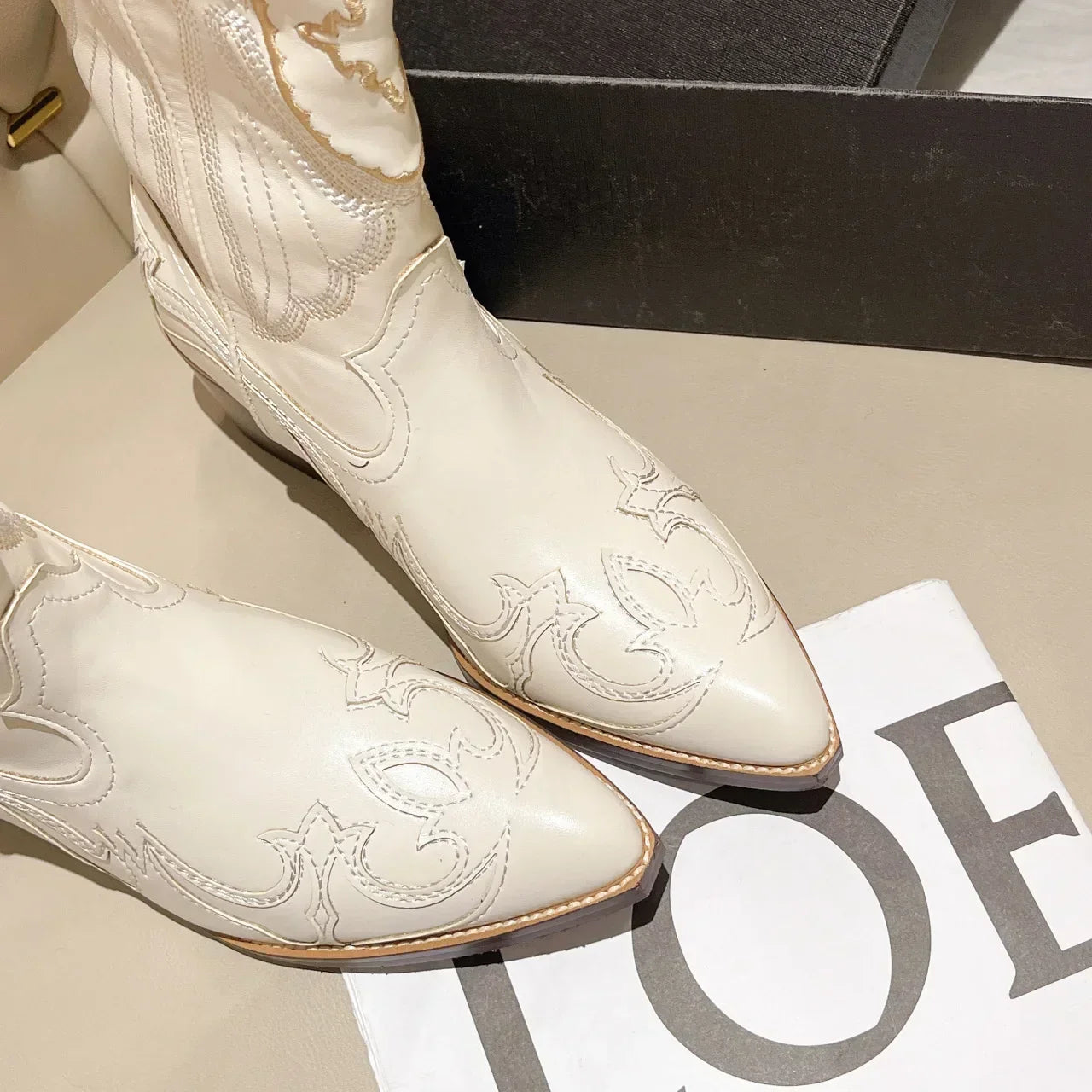 WW | Embroidered Cowboy Boots
