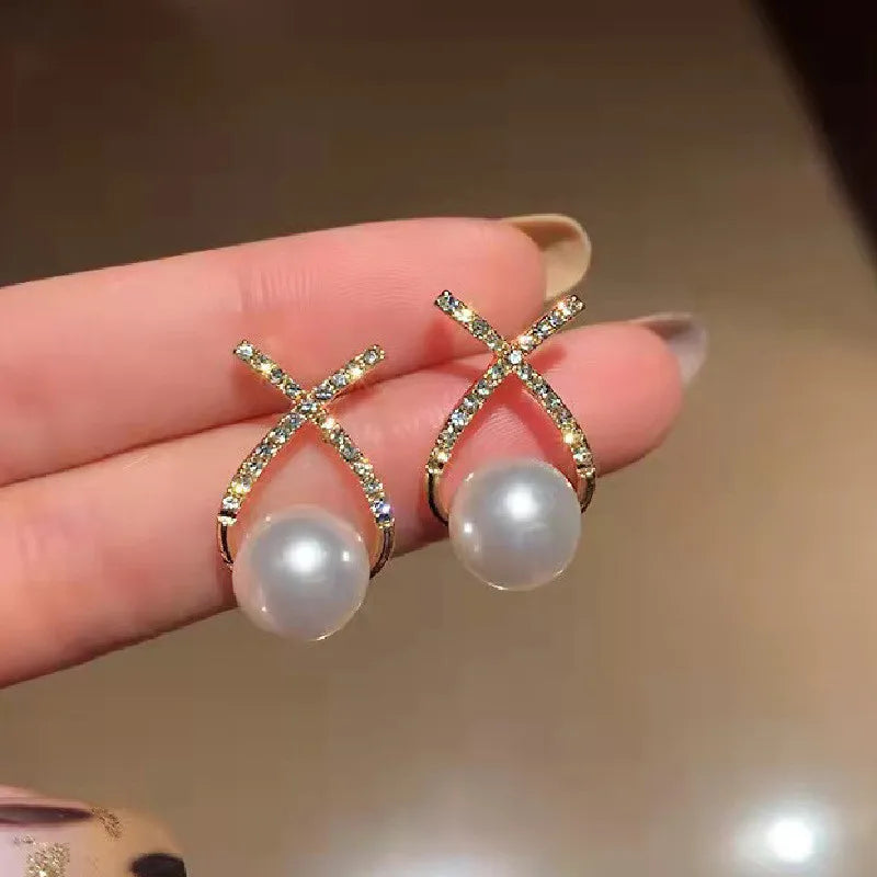 WW | Gold-Colored Pearl Stud Earrings