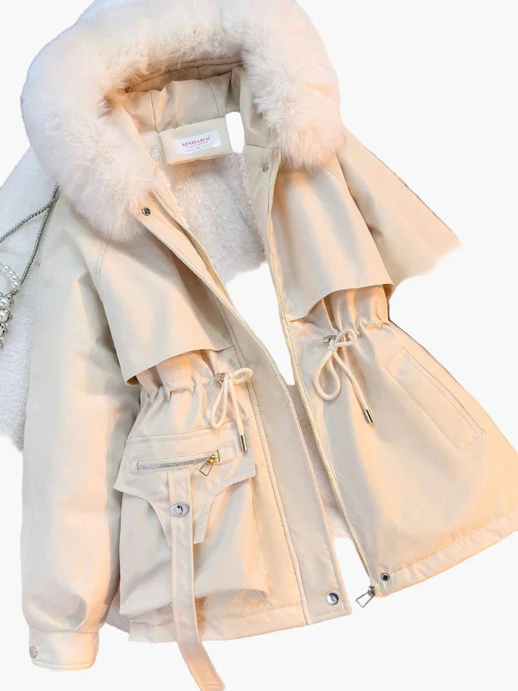WW | Winterjacke mit Kapuze und Kunstpelzkragen - Modischer Parka für kalte Tage