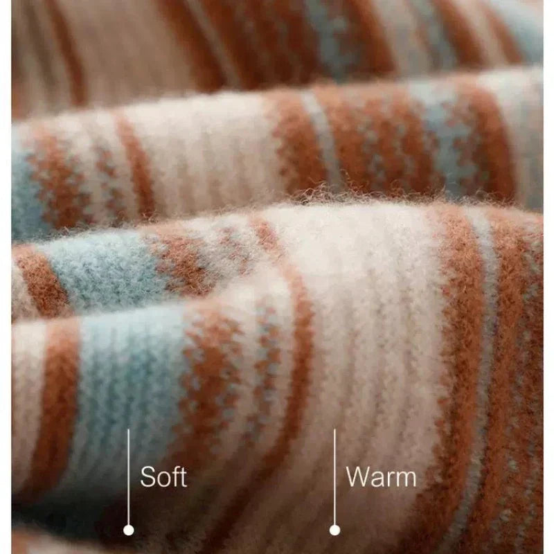 WW | Retro Striped Turtleneck Sweater - Fashionable Winter Sweater for Everyday & Leisure