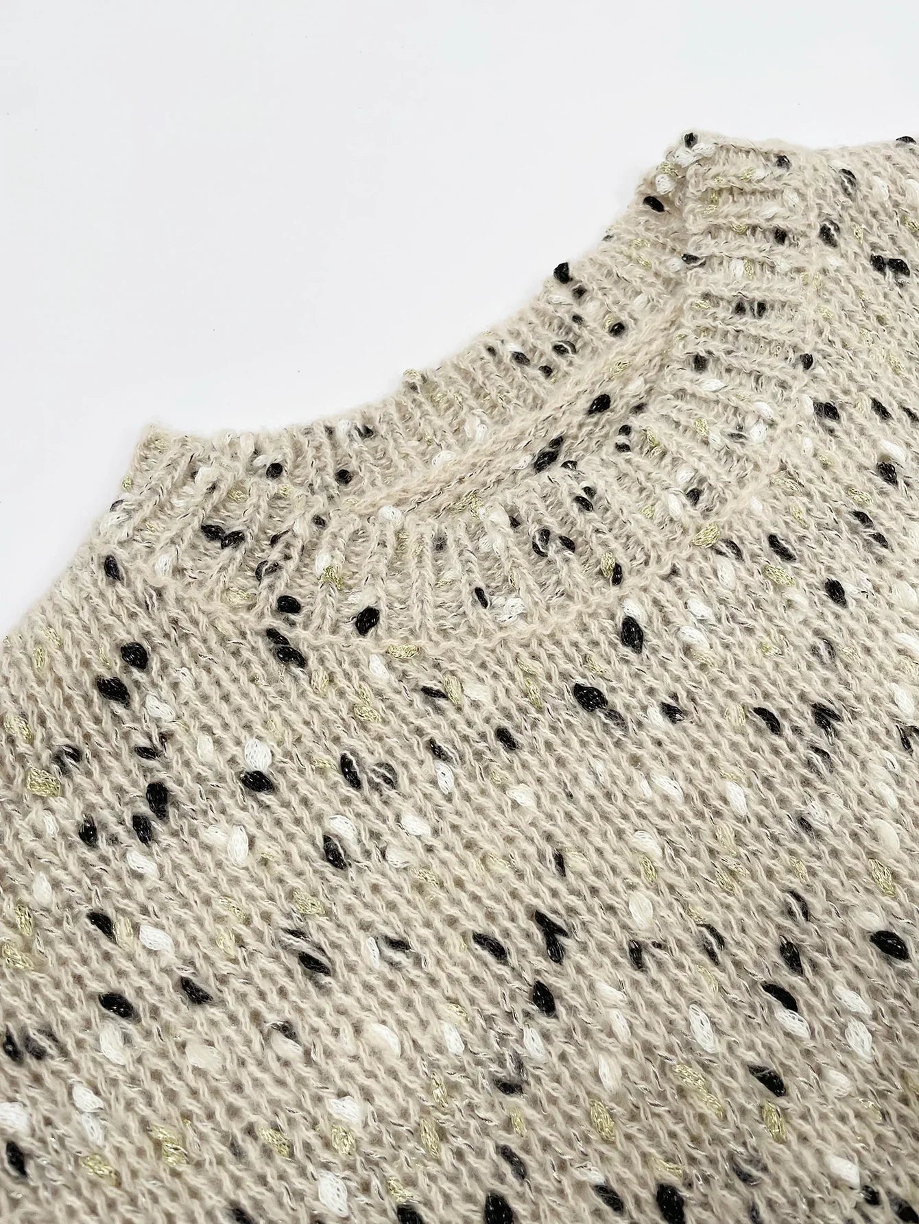 WW | Elegant Knitted Sweater with Crew Neck