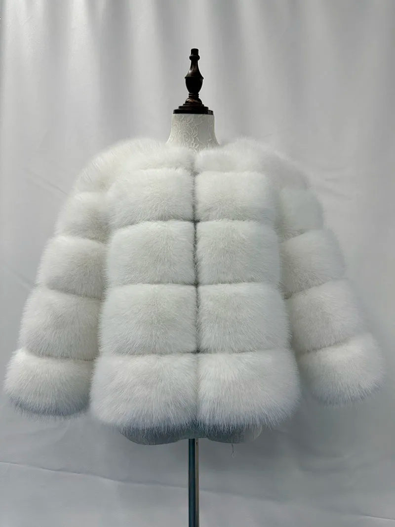 WW | Elegant women's fur coat