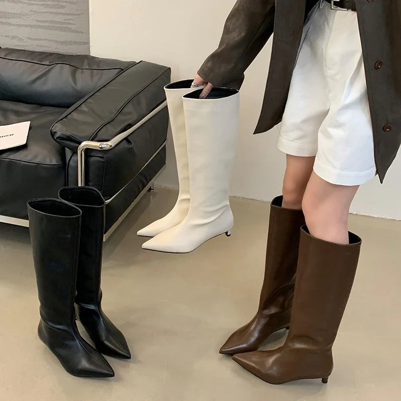 WW | Knee-High Slim Heel Boots