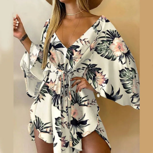 Daisy – Boho-Minikleid mit floralem V-Ausschnitt