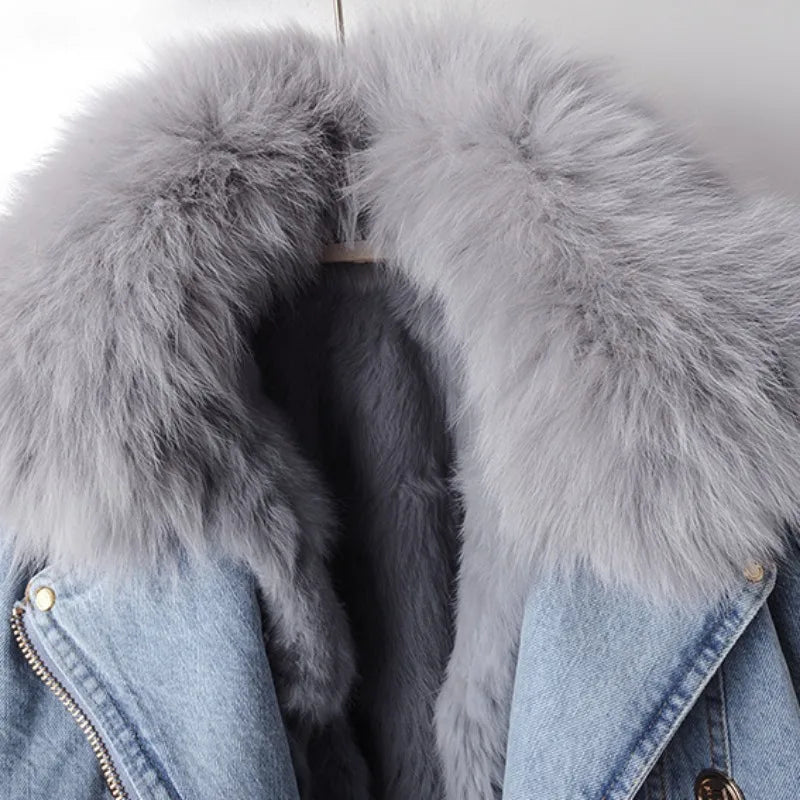 WW | Classic and Stylish Denim Jacket