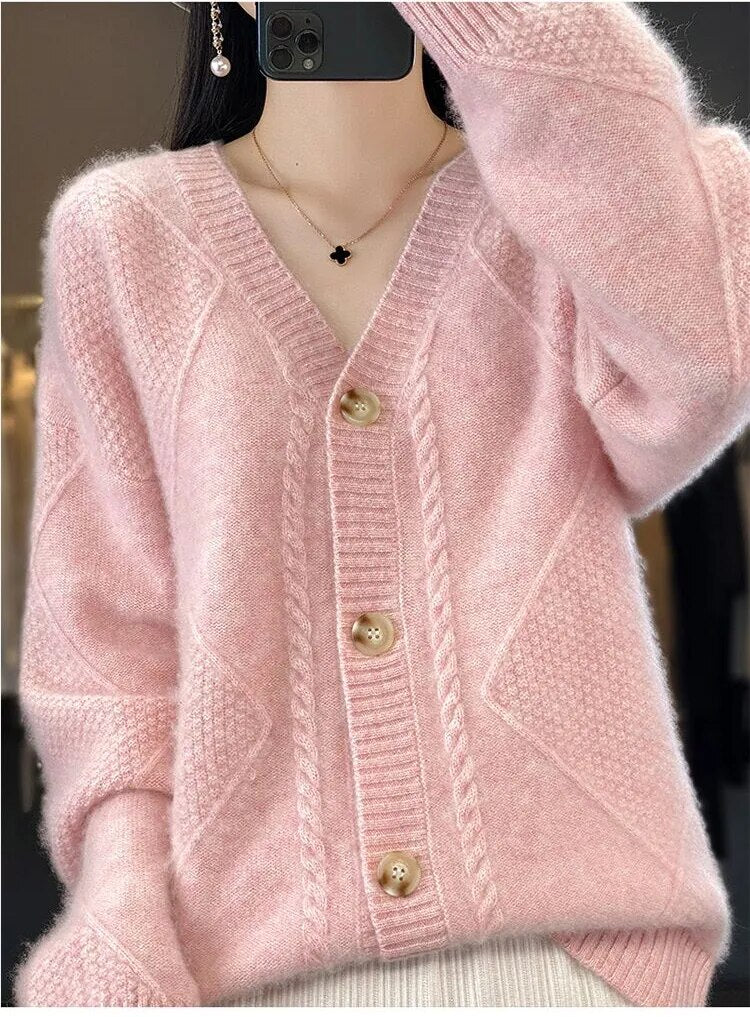 WW | V-Neck Winter Cardigan