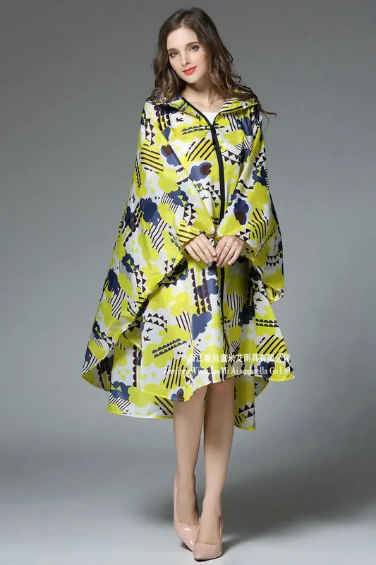 WW | Poncho with geometric graphic print