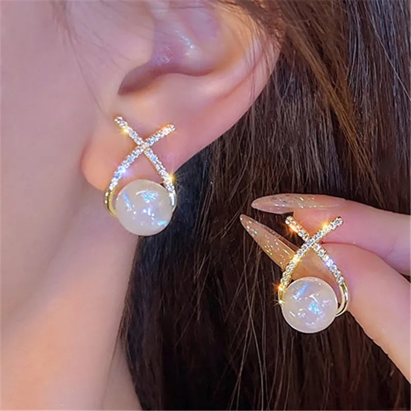 WW | Gold-Colored Pearl Stud Earrings