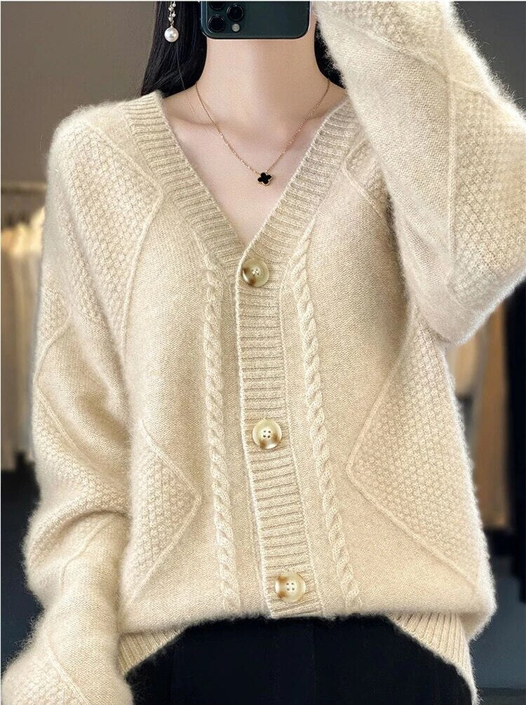 WW | V-Neck Winter Cardigan