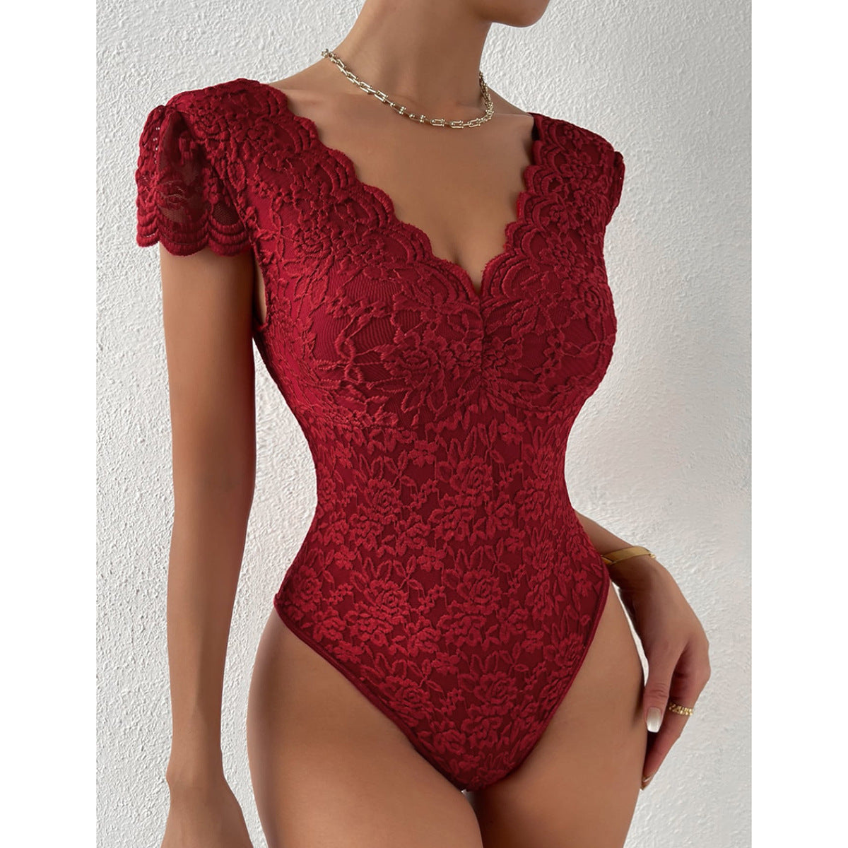 WW | Figurbetonte Kurzarm Bodysuits Mit V-ausschnitt Und Spitze