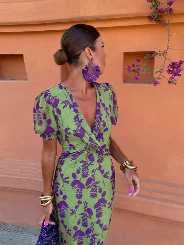WW | with floral pattern and V-neck
