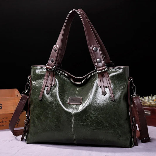 WW | Taschen aus Geschmeidigem Leder mit Zwei Riemen und Eleganten Details