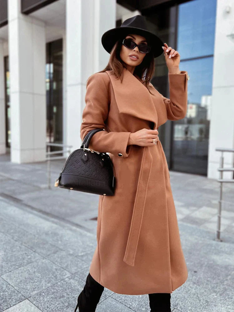 WW | Coat - Tailored fit - Belt with large buckle - Knee-length elegant design