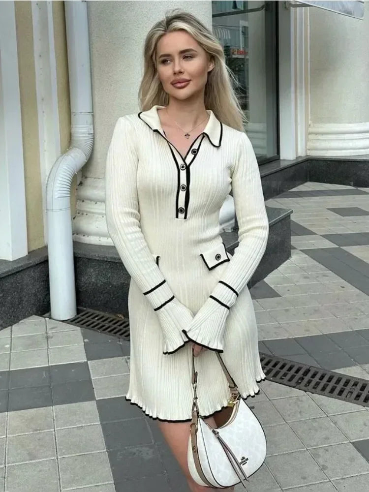 WW | Long-sleeved dress with knitted collar and ruffles