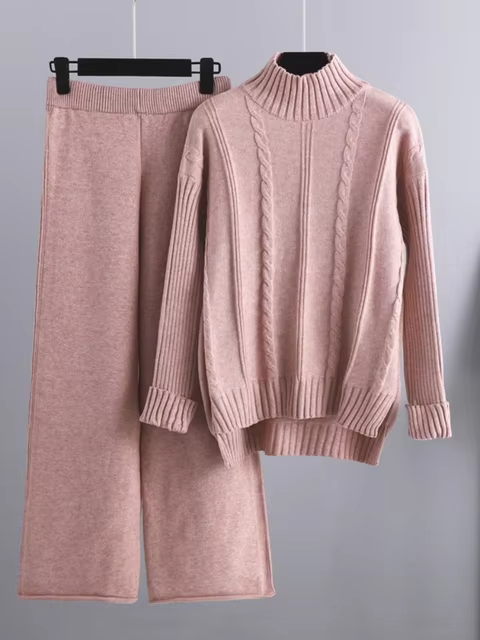 WW | Modern, Elegant Knitted Two-Piece Set