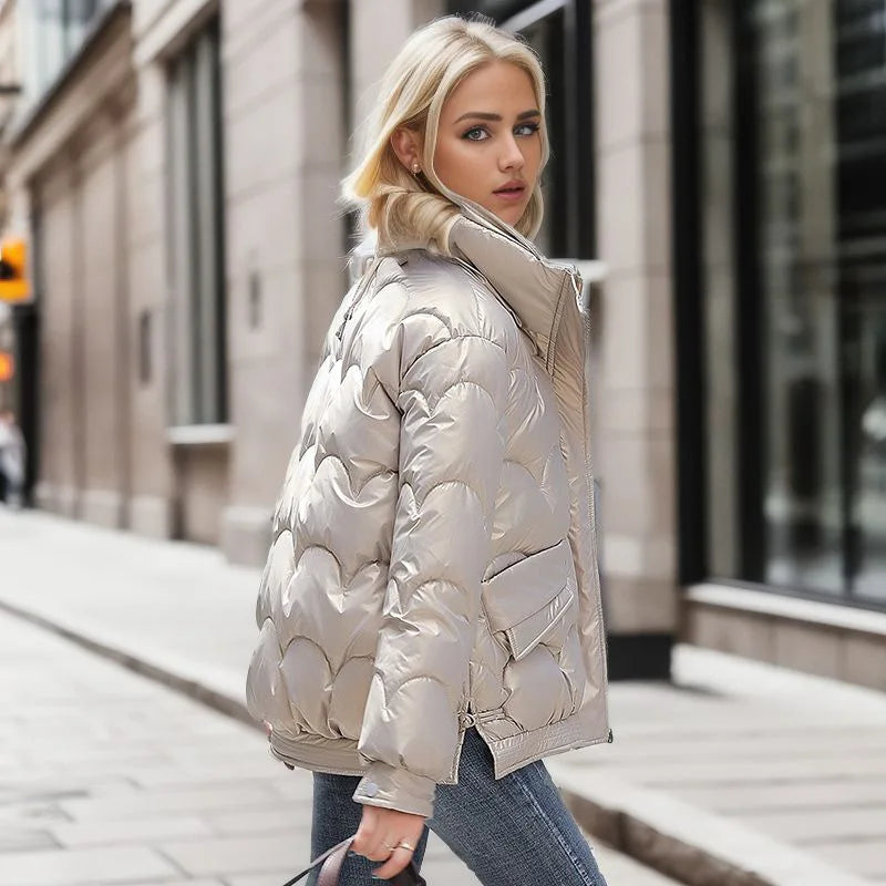 WW | Pufferjacke mit gewelltem Muster und Metallic-Look für Frauen
