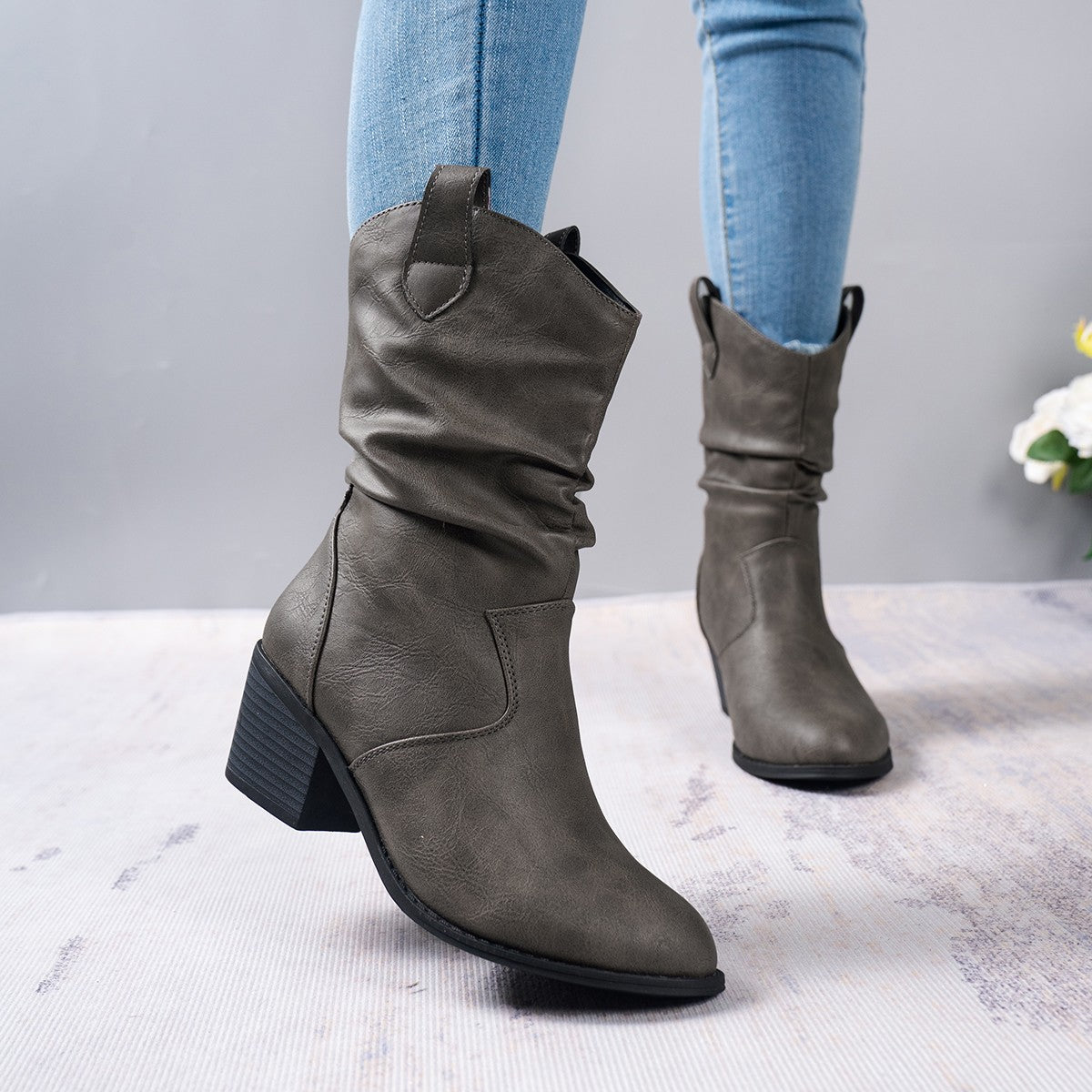 WW | Modern lace-up women's boot
