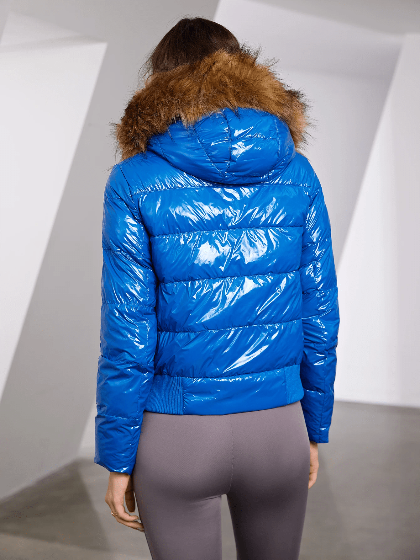 WW | Pufferjacke mit metallisch imitiertem Pelzbesatz für Frauen