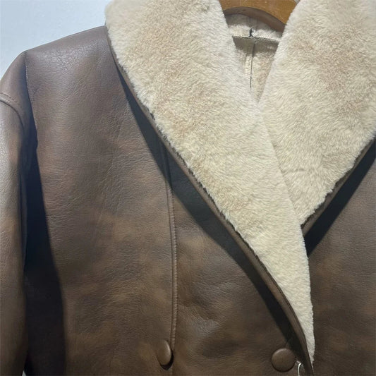 WW | Leder Gürtelmantel - Schaffellkragen - Oversized Passform
