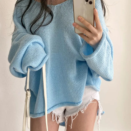 WW | Women's Knitted Jumper - Loose V-Neck Sweater in Casual Look