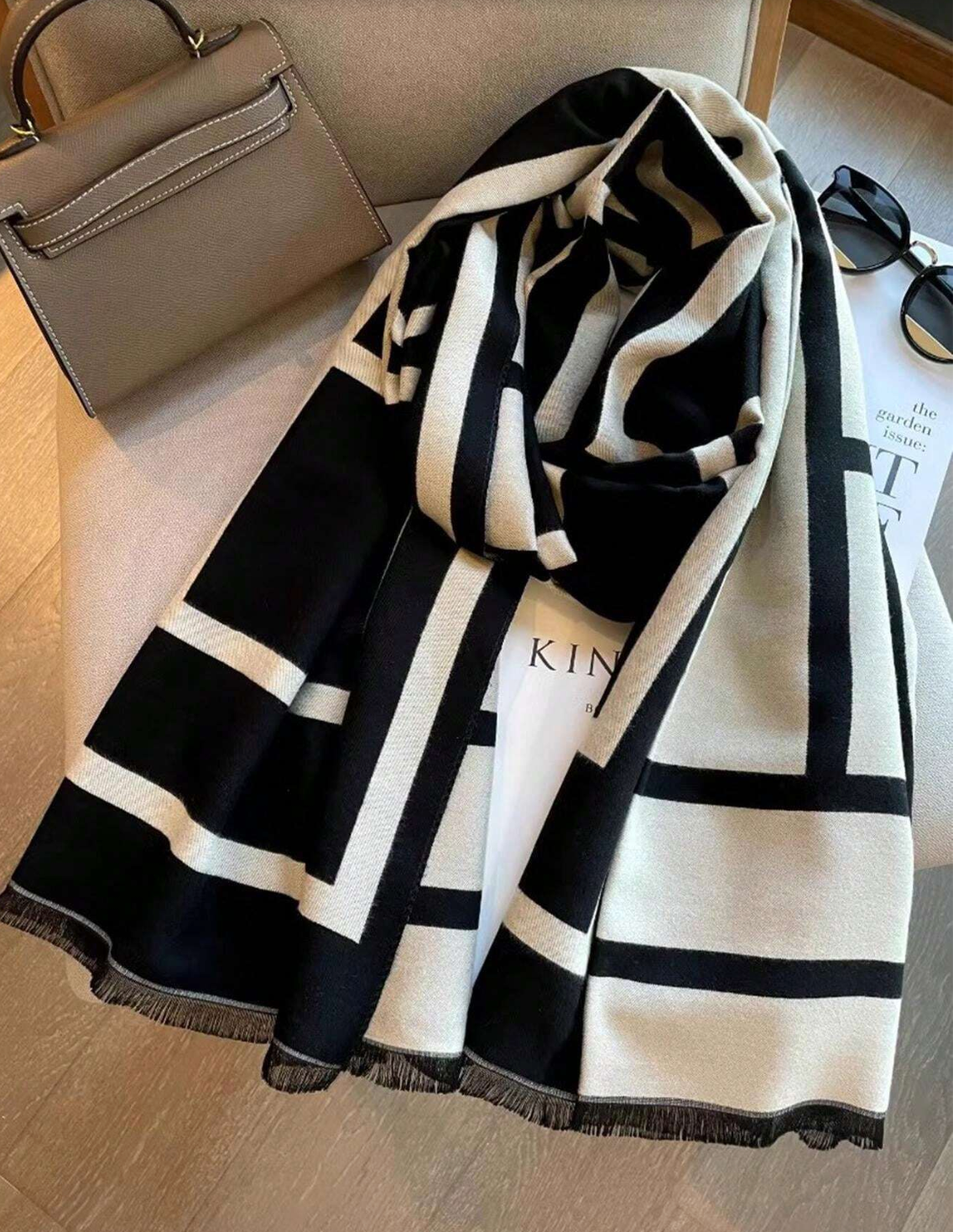WW | Timeless Graphic Scarf