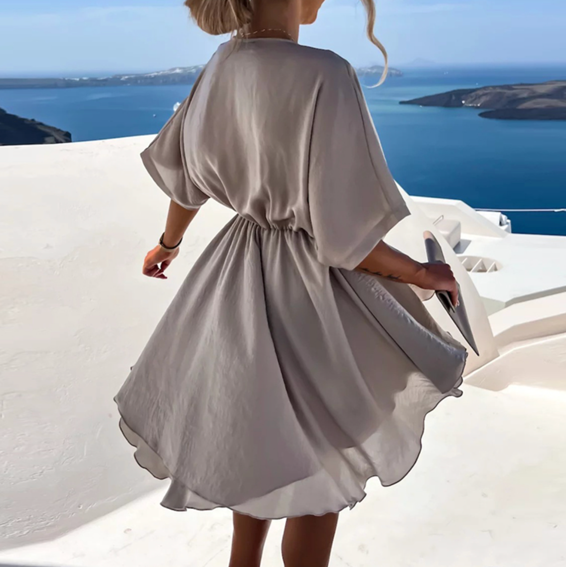 Kiana – Chic, flowing mini dress