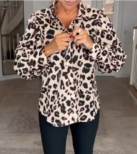 WW | Tiger print and V-neck