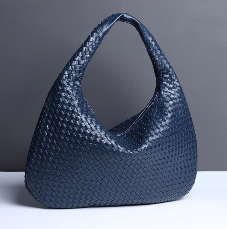 Elegant spacious bag