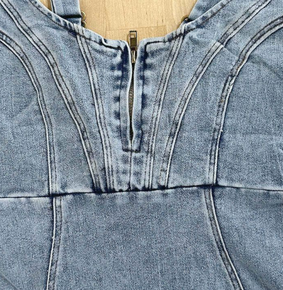 WW | Denim Kleid mit Enganliegender Passform Die Ein Elegantes Aussehen Sicherstellt
