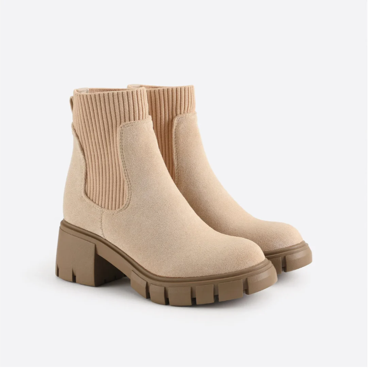 WW | Block Martin boots in British style