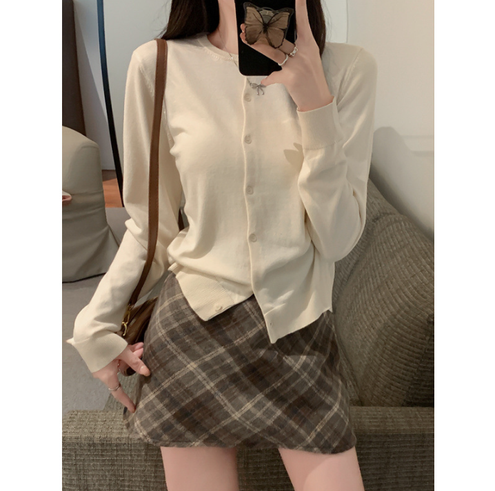 Damen Strickjacke mit knöpfbarem Design und elegantem Rundhalsausschnitt W&W