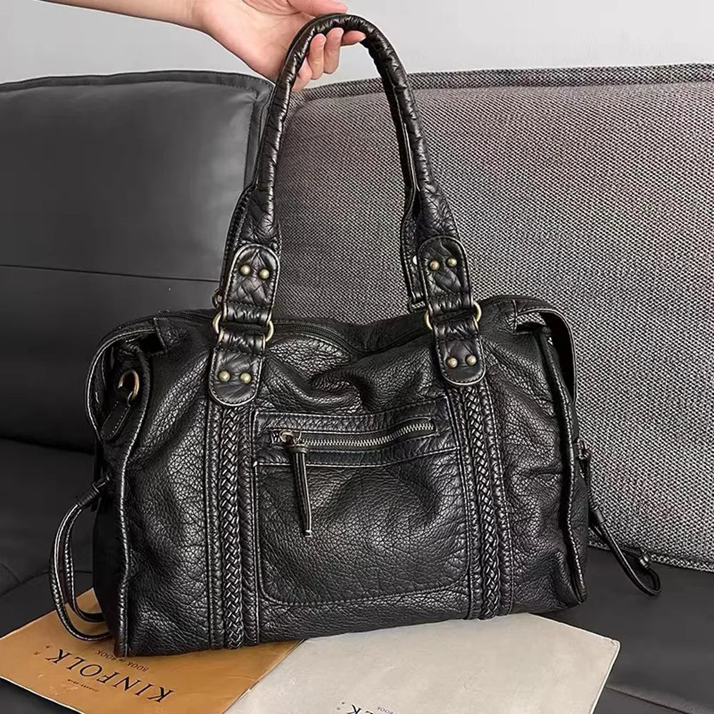 WW | Black Handbag for School – Practical and Stylish
