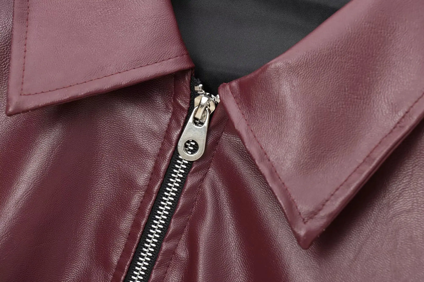 WW | Lederjacke mit Reißverschluss Vorne und Klassischem Reverskragen