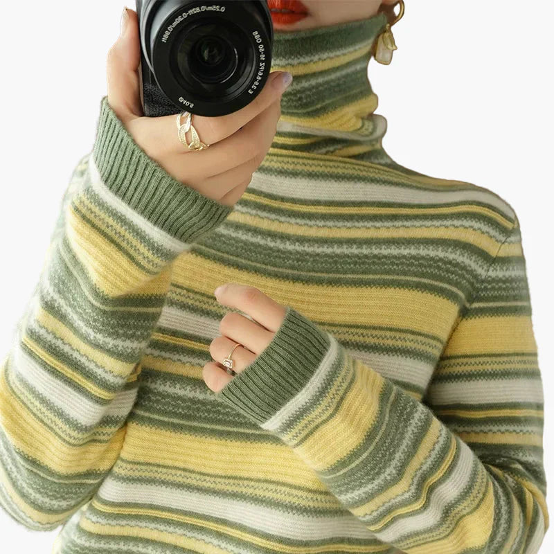 WW | Retro Striped Turtleneck Sweater - Fashionable Winter Sweater for Everyday & Leisure