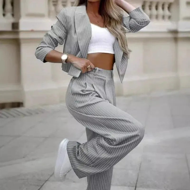 WW | Elegant Women's Blazer with Matching Trousers